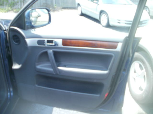 2006 Volkswagen Touareg Red Line