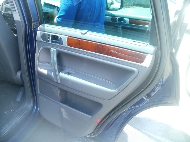 2006 Volkswagen Touareg Red Line