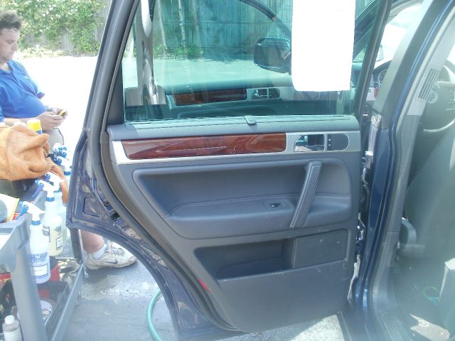 2006 Volkswagen Touareg Red Line