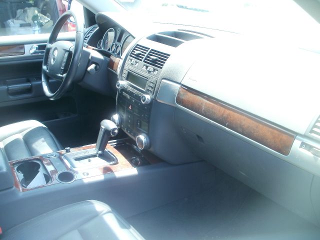 2006 Volkswagen Touareg Red Line