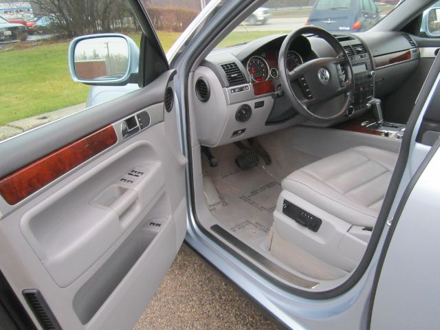 2006 Volkswagen Touareg Red Line