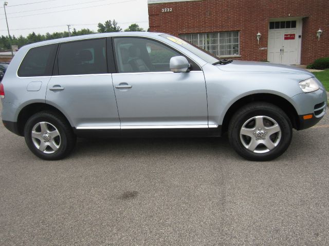 2006 Volkswagen Touareg Red Line
