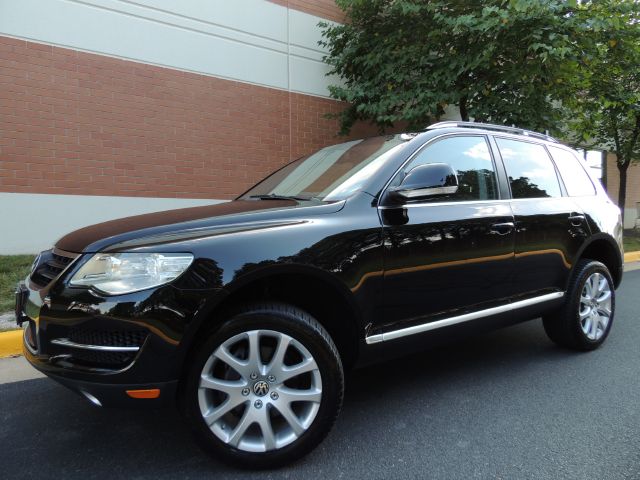 2010 Volkswagen Touareg LT Leather