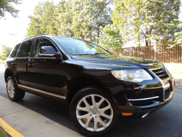 2010 Volkswagen Touareg LT Leather