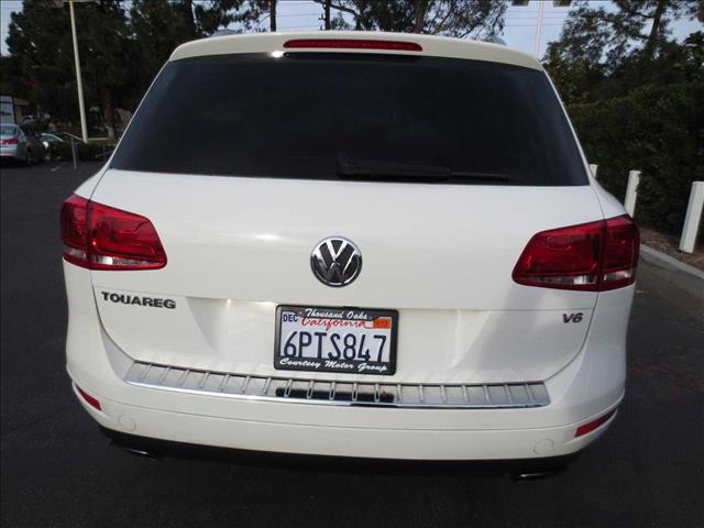 2011 Volkswagen Touareg E350 Super