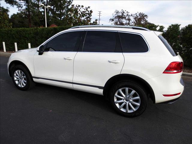 2011 Volkswagen Touareg E350 Super