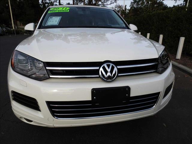 2011 Volkswagen Touareg E350 Super