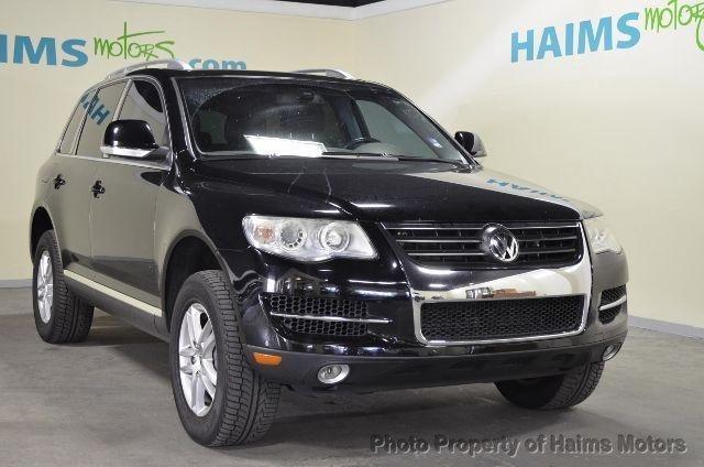 2008 Volkswagen Touareg 2 SLE Custom Truck 5-speed