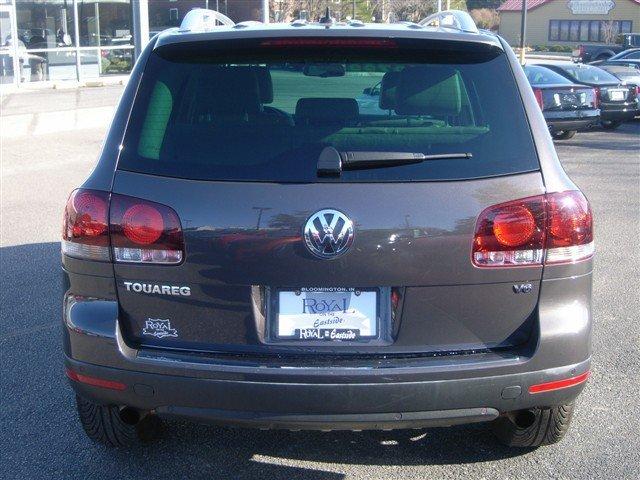 2008 Volkswagen Touareg 2 Red Line