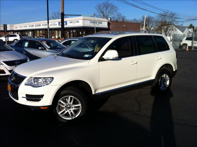 2008 Volkswagen Touareg 2 Unknown