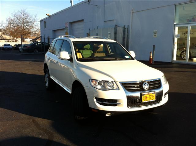 2008 Volkswagen Touareg 2 Unknown