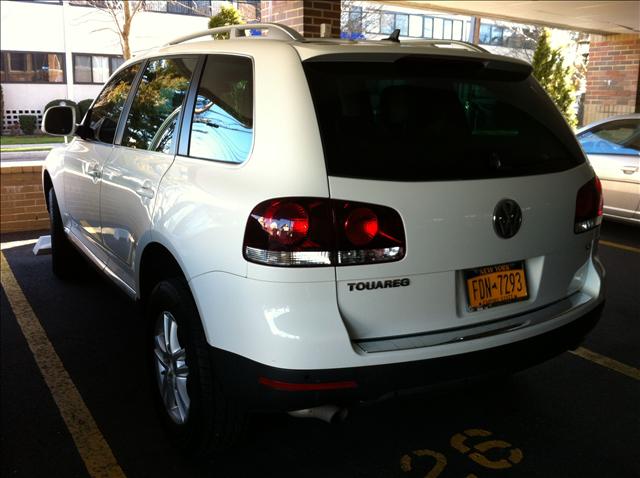 2008 Volkswagen Touareg 2 Unknown