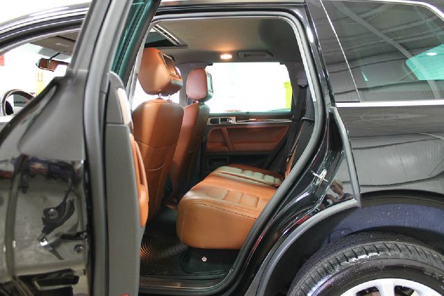 2008 Volkswagen Touareg 2 Limited 4D Utility 4WD