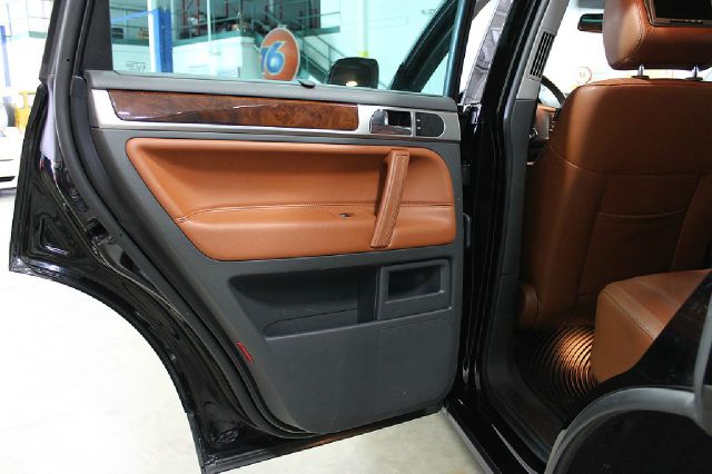 2008 Volkswagen Touareg 2 Limited 4D Utility 4WD