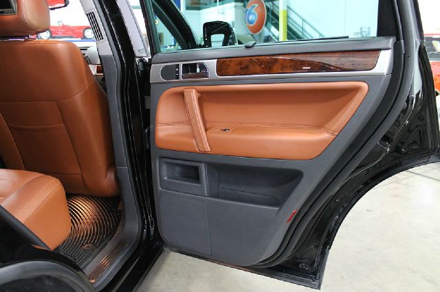 2008 Volkswagen Touareg 2 Limited 4D Utility 4WD