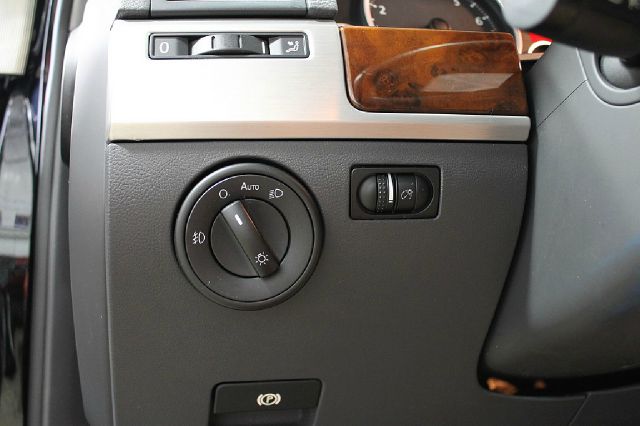 2008 Volkswagen Touareg 2 Limited 4D Utility 4WD