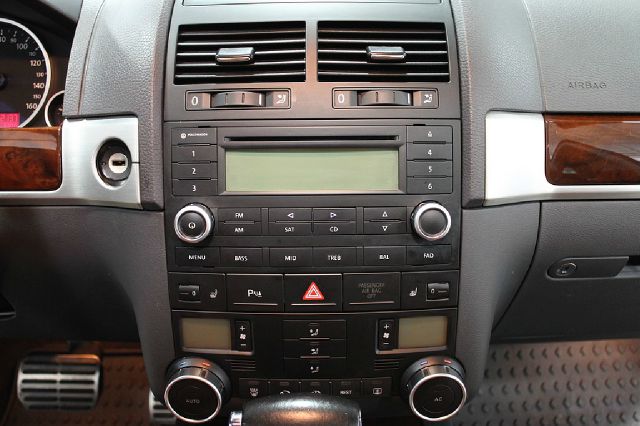 2008 Volkswagen Touareg 2 Limited 4D Utility 4WD