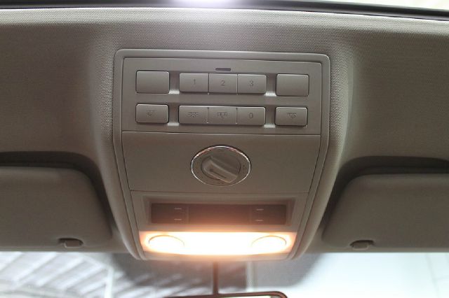 2008 Volkswagen Touareg 2 Limited 4D Utility 4WD