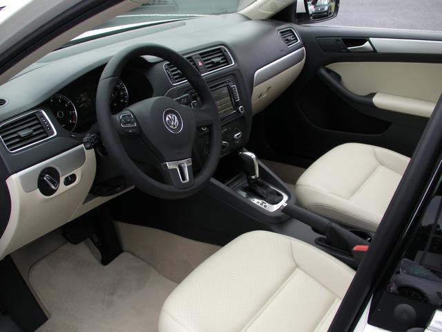 2014 Volkswagen Unspecified Vogue Tires