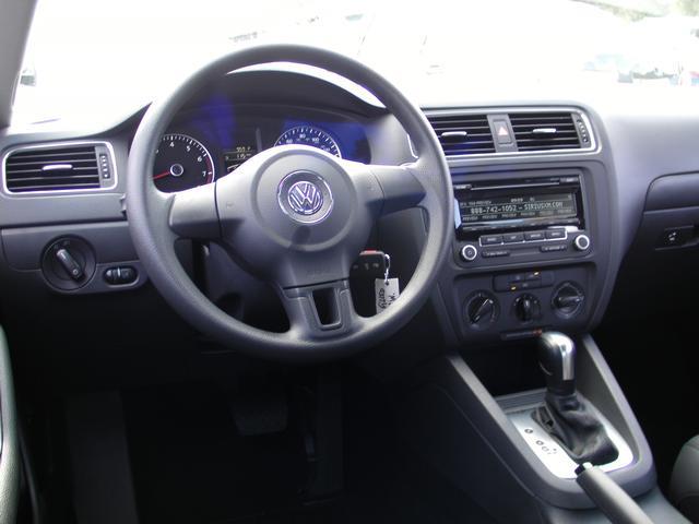 2014 Volkswagen Unspecified Vogue Tires