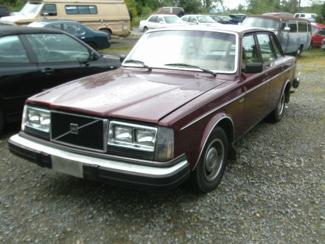 1981 Volvo 240 Base