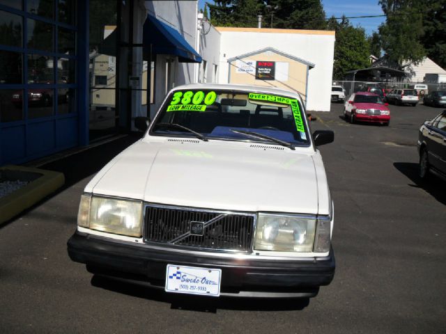 1987 Volvo 240 SR5 TRD Sport