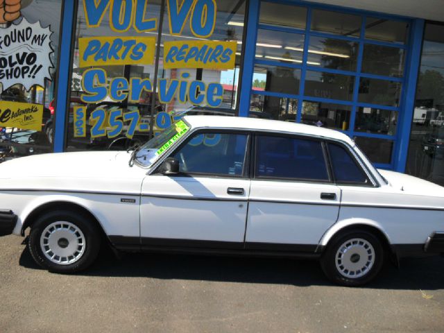 1987 Volvo 240 SR5 TRD Sport