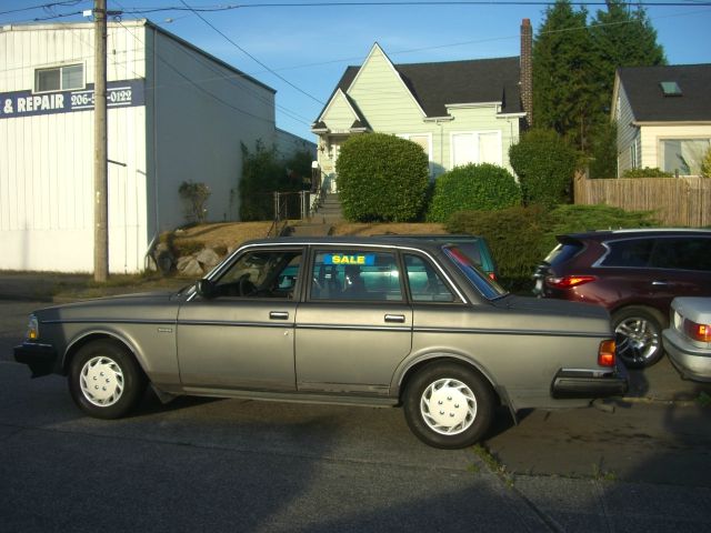 1988 Volvo 240 SR5 TRD Sport