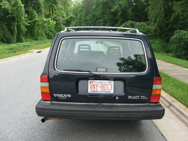 1988 Volvo 240 SR5 TRD Sport