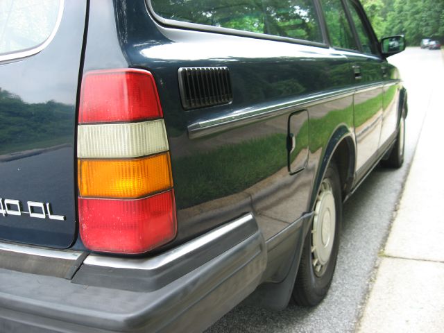 1988 Volvo 240 SR5 TRD Sport