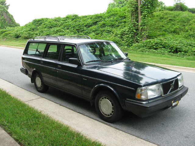 1988 Volvo 240 SR5 TRD Sport
