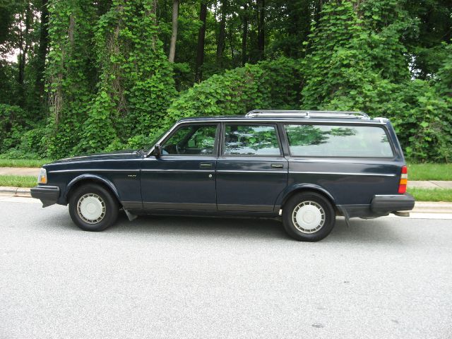 1988 Volvo 240 SR5 TRD Sport