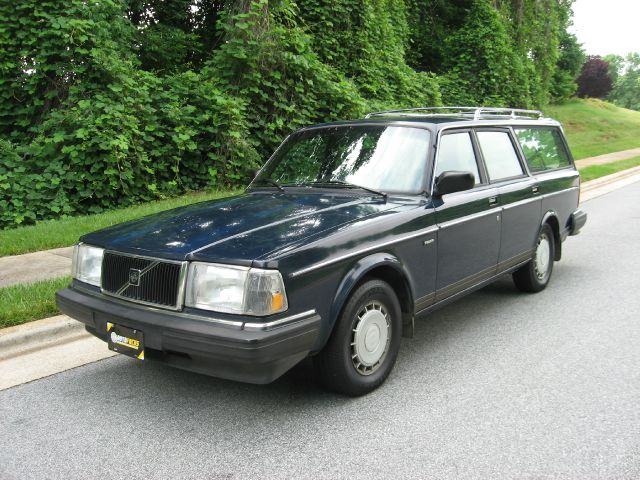 1988 Volvo 240 SR5 TRD Sport