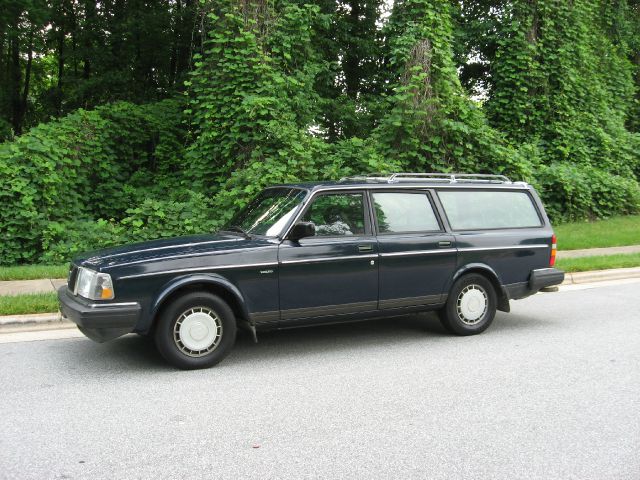 1988 Volvo 240 SR5 TRD Sport