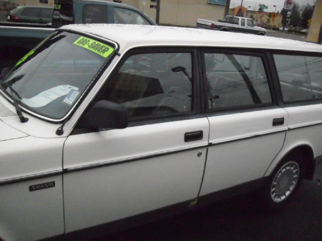 1988 Volvo 240 SR5 TRD Sport