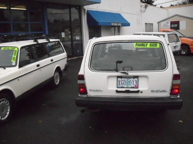 1988 Volvo 240 SR5 TRD Sport