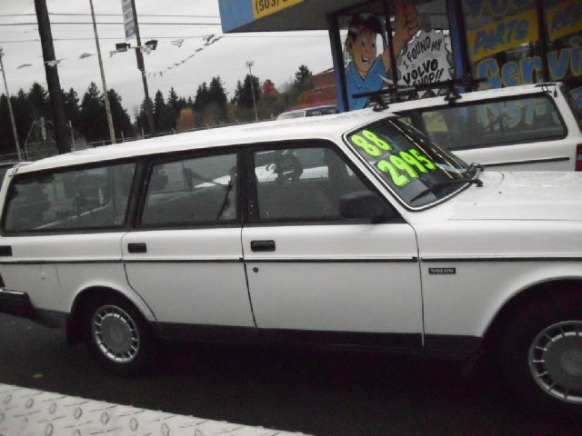 1988 Volvo 240 SR5 TRD Sport