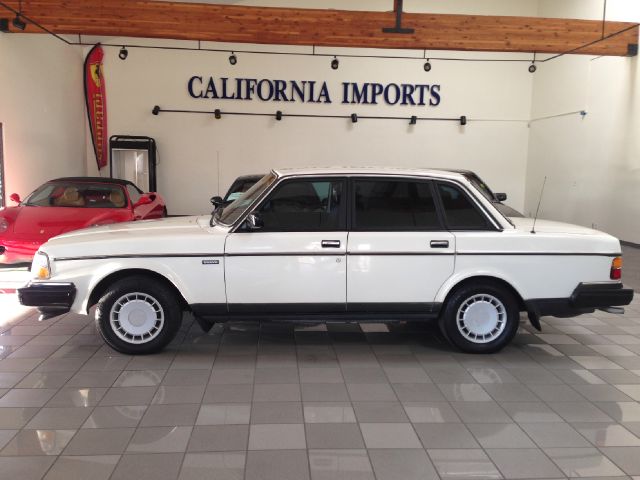 1989 Volvo 240 SR5 TRD Sport