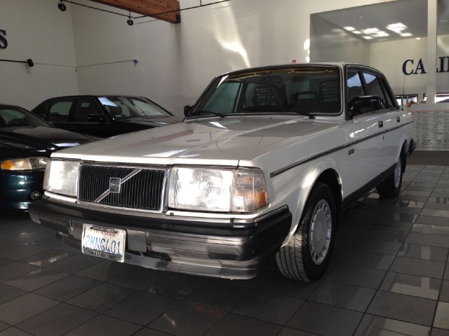 1989 Volvo 240 SR5 TRD Sport