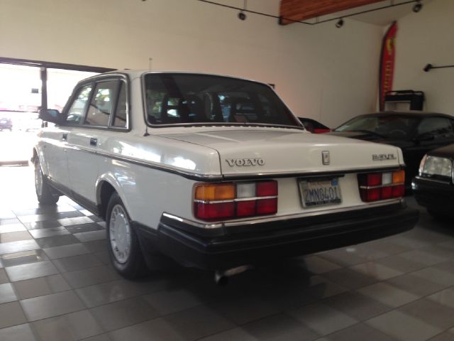 1989 Volvo 240 SR5 TRD Sport