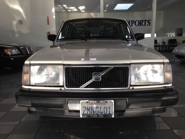1989 Volvo 240 SR5 TRD Sport