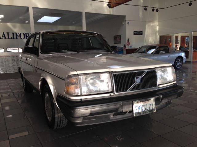 1989 Volvo 240 SR5 TRD Sport