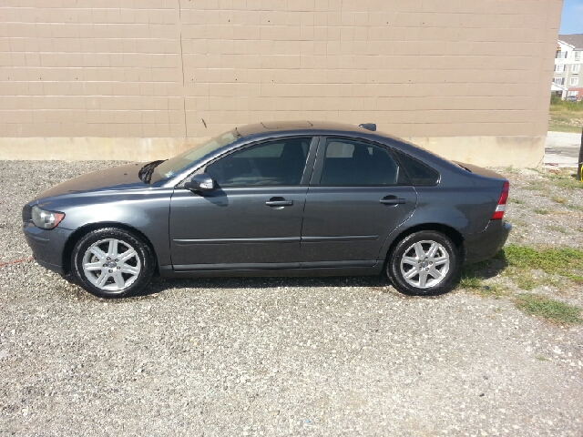 2007 Volvo 240 4X4 ED. Bauer EL