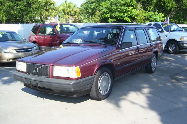 1990 Volvo 740 Series S Sedan
