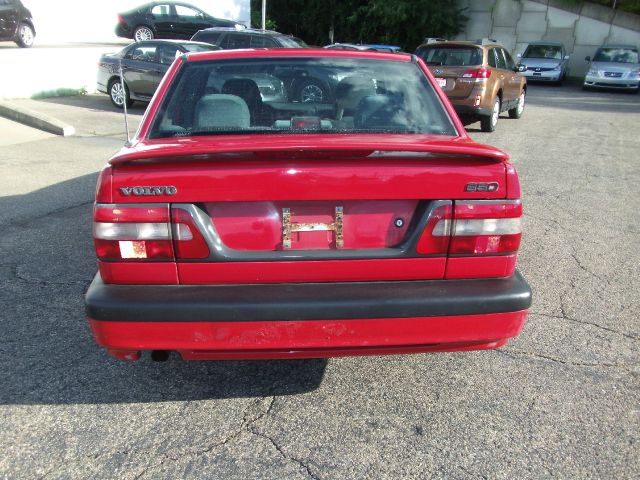 1995 Volvo 850 Series S Sedan