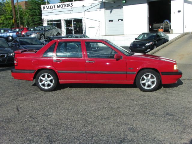 1995 Volvo 850 Series S Sedan