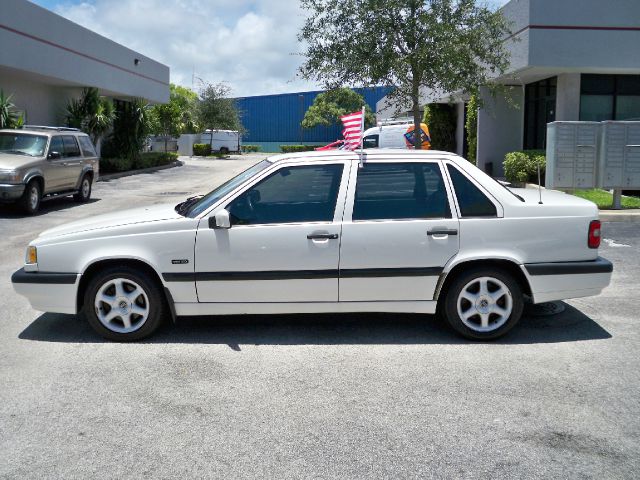 1996 Volvo 850 Series LS Special Value