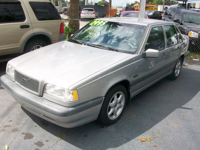 1997 Volvo 850 Series Base