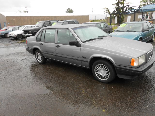 1993 Volvo 940 Series Base