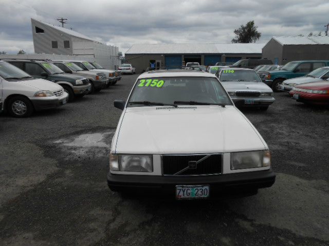 1995 Volvo 940 Series Base